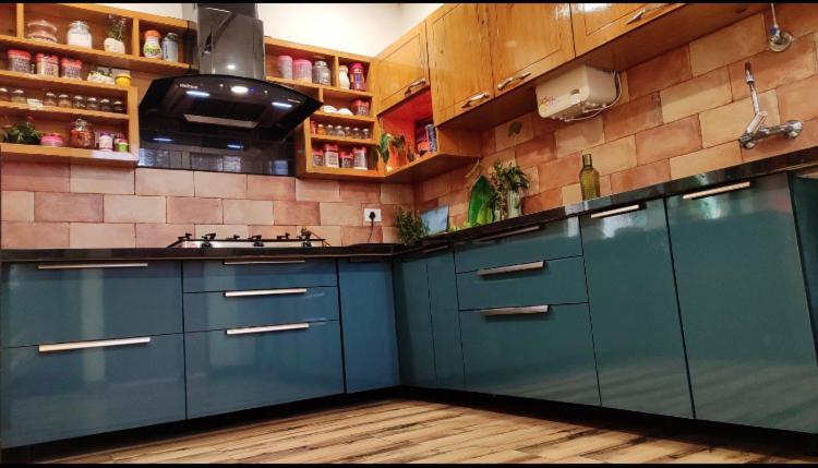 Entire Craftsman House With 2 Bedrooms Kitchen And More Rāipur Zewnętrze zdjęcie