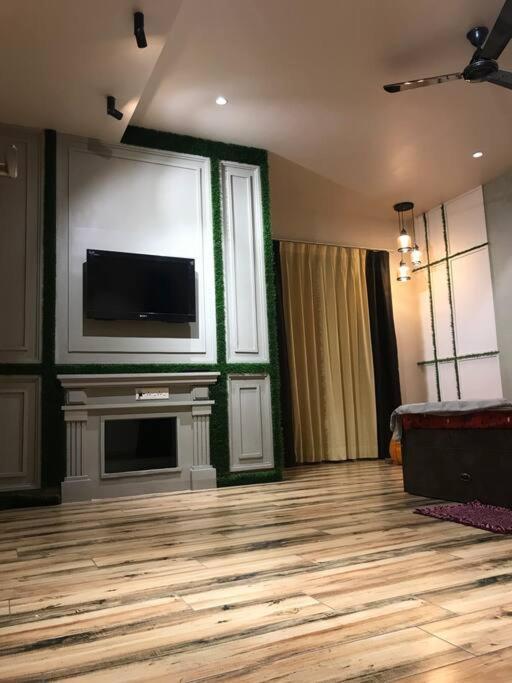 Entire Craftsman House With 2 Bedrooms Kitchen And More Rāipur Zewnętrze zdjęcie