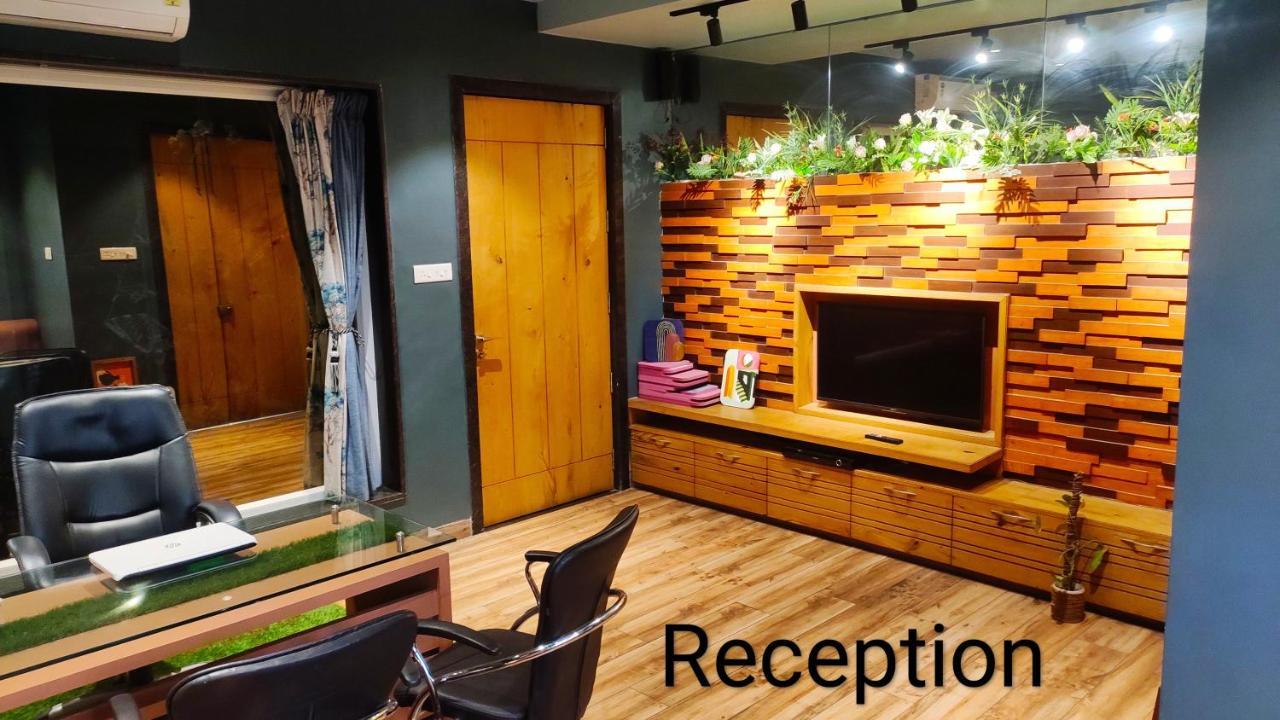 Entire Craftsman House With 2 Bedrooms Kitchen And More Rāipur Zewnętrze zdjęcie