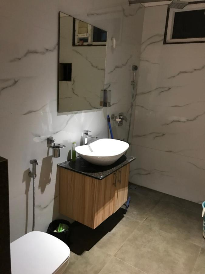Entire Craftsman House With 2 Bedrooms Kitchen And More Rāipur Zewnętrze zdjęcie